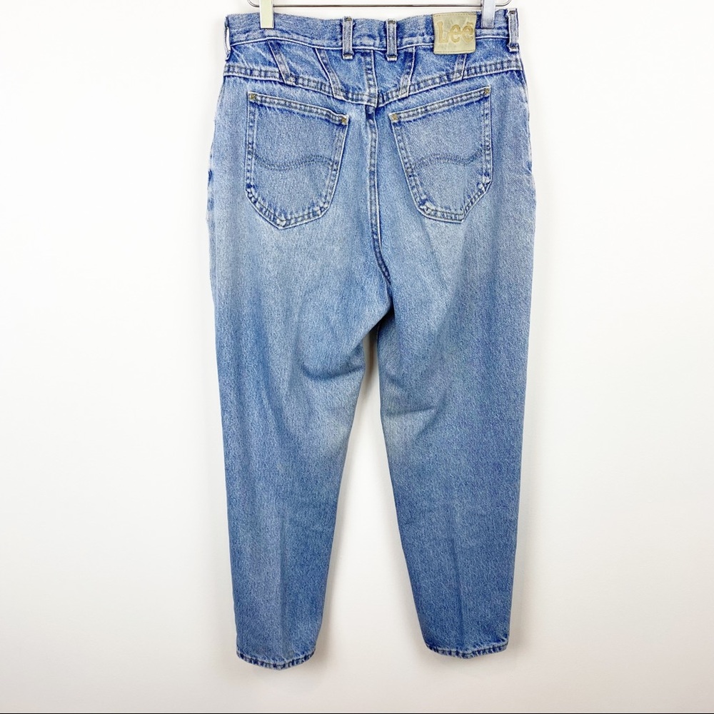 Vintage | 90's Light Wash High Rise Lee Mom Jeans - Picture 8 of 10